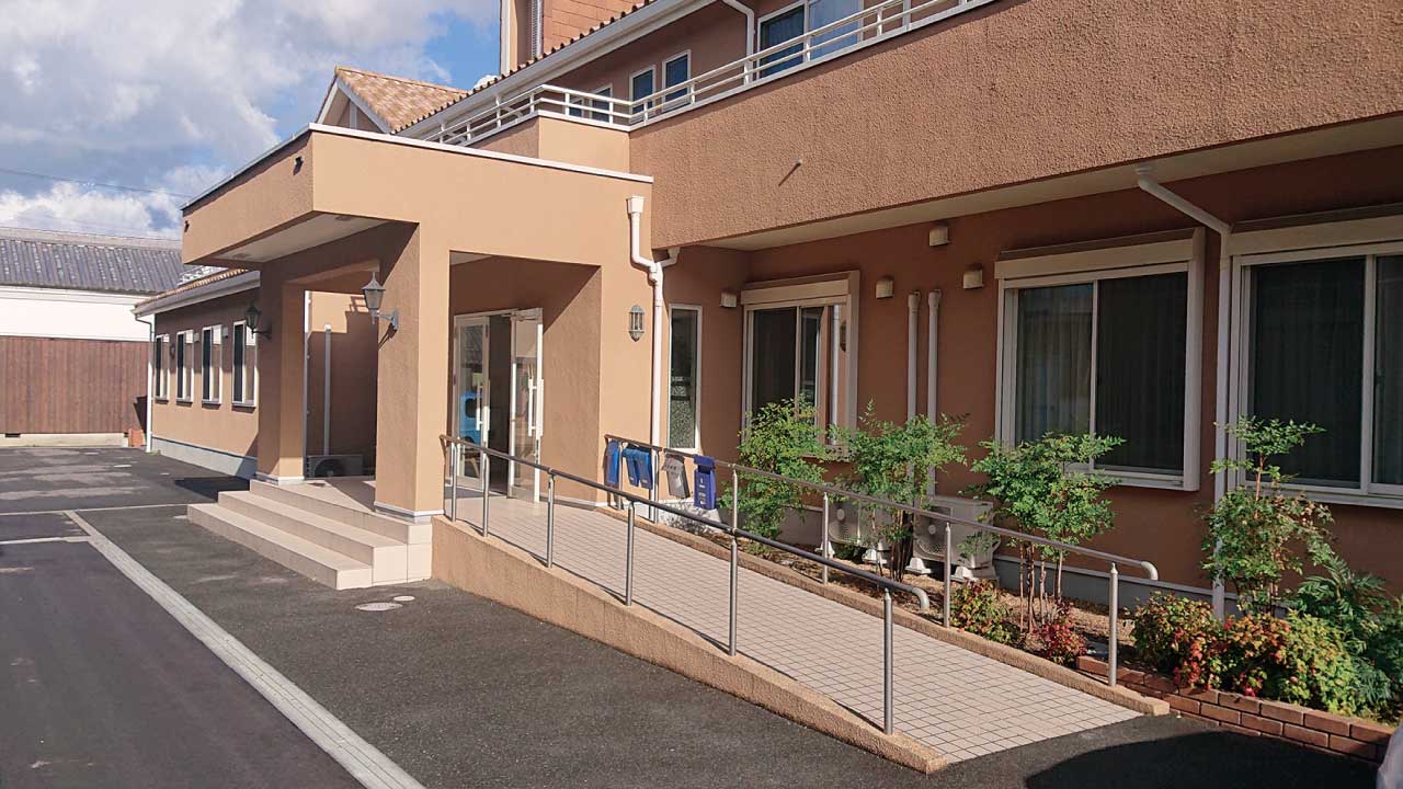 HIBISU泉大津玄関スロープ