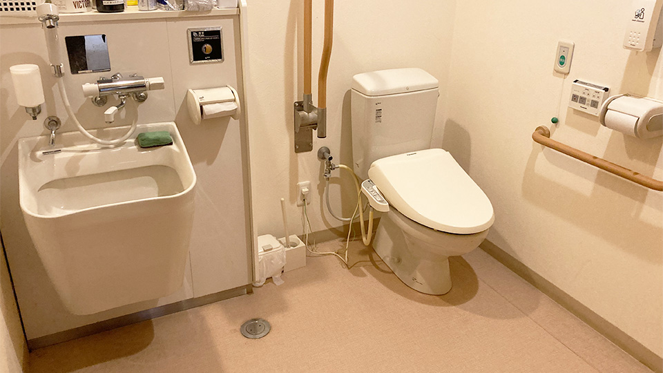 車いすトイレ